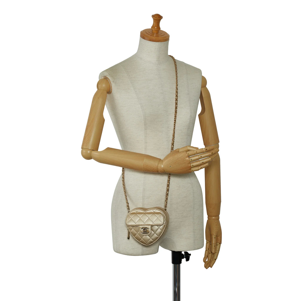 Pre-Owned Authenticated Chanel Mini  in Love Heart Crossbody Lambskin Leather Gold Crossbody Bag Unisex (Good)