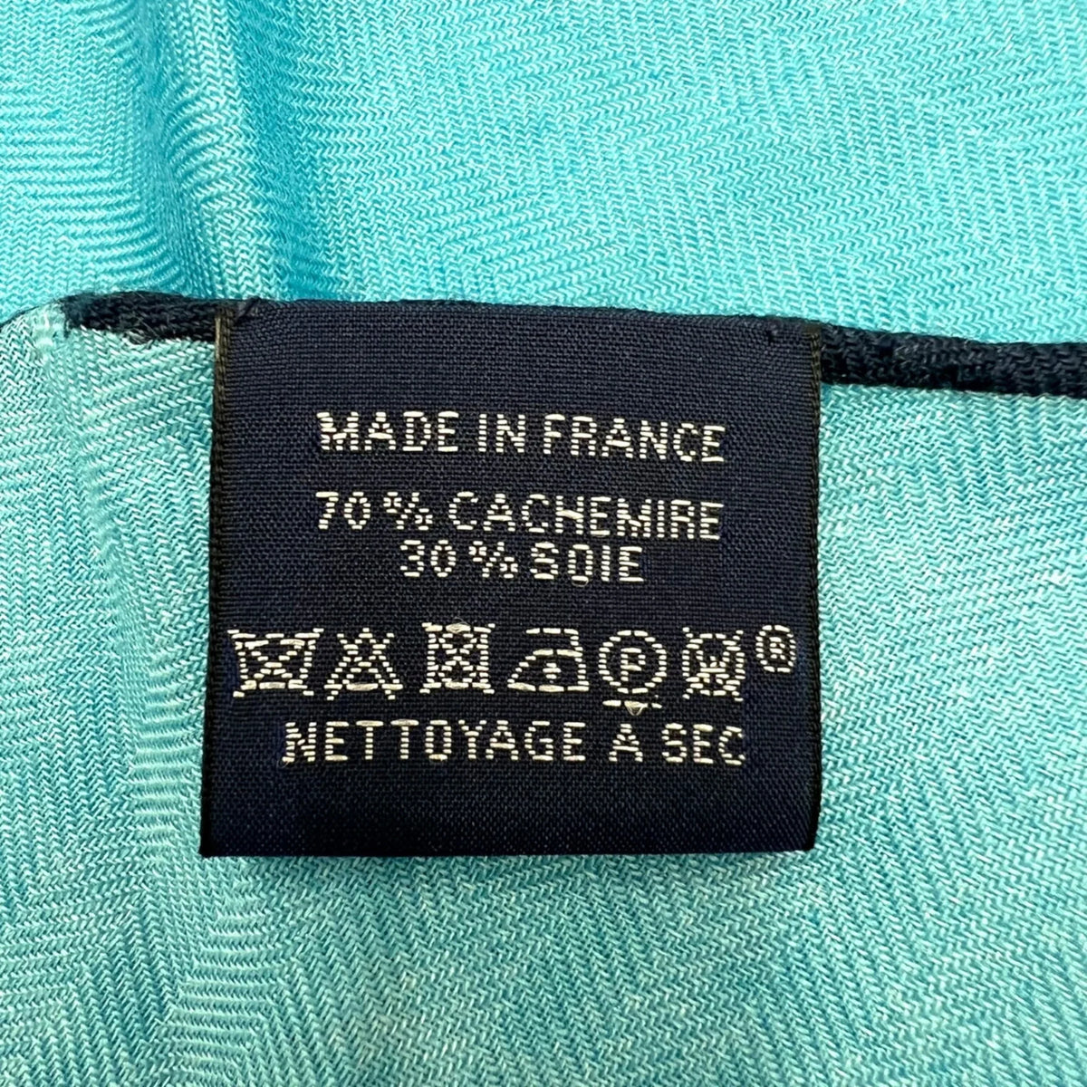 Pre-Owned  Hermes triangle scarf cashmere silk blue ladies (Like New)
