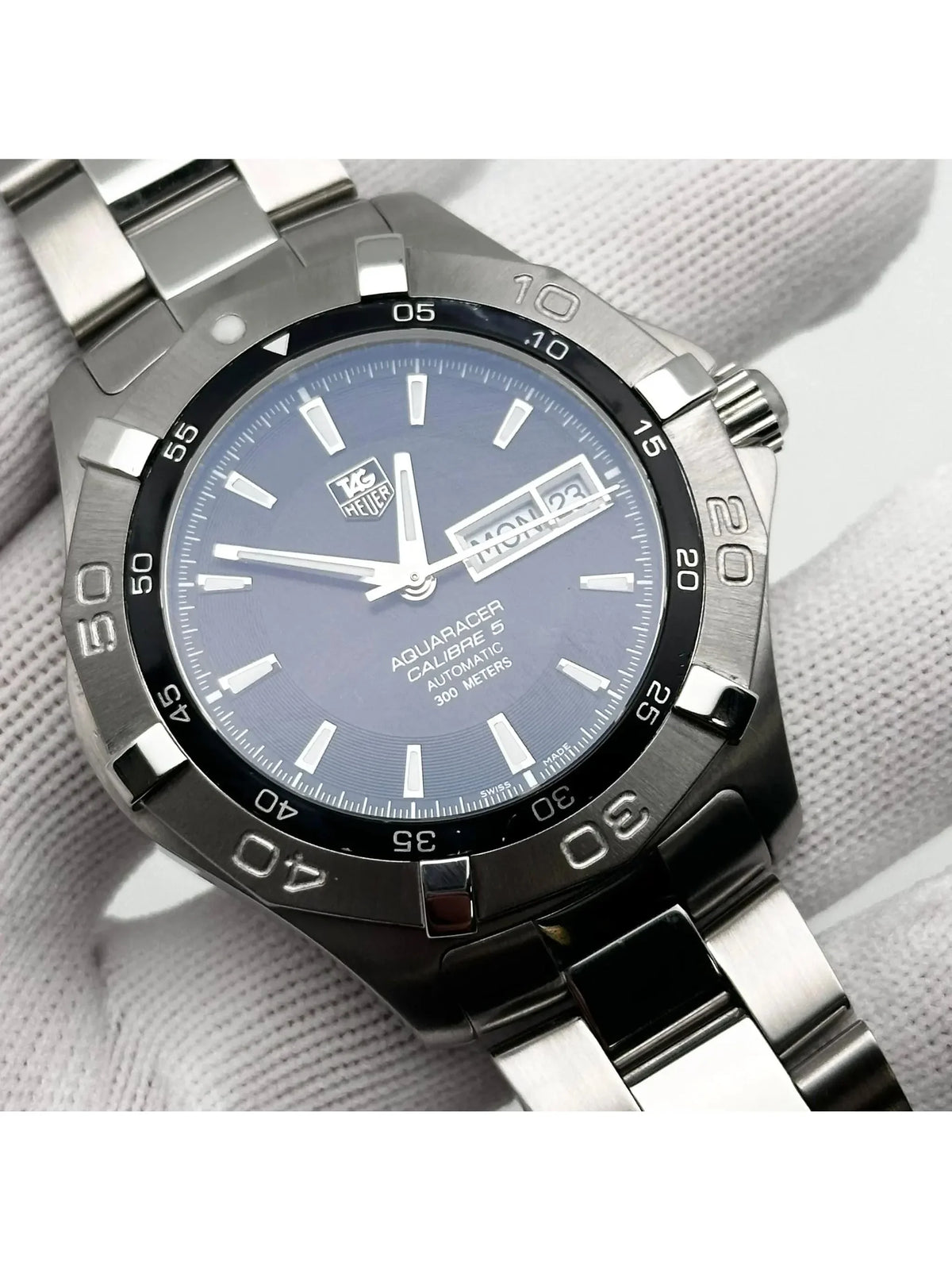 Pre-Owned Authentic  Heuer WAF2010.BA0818 DayDate Automatic Watch (Good)
