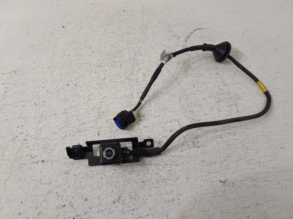 Pre-Owned 2017-2019 Kia Soul Liftgate Mount Rear View Camera   (Good)