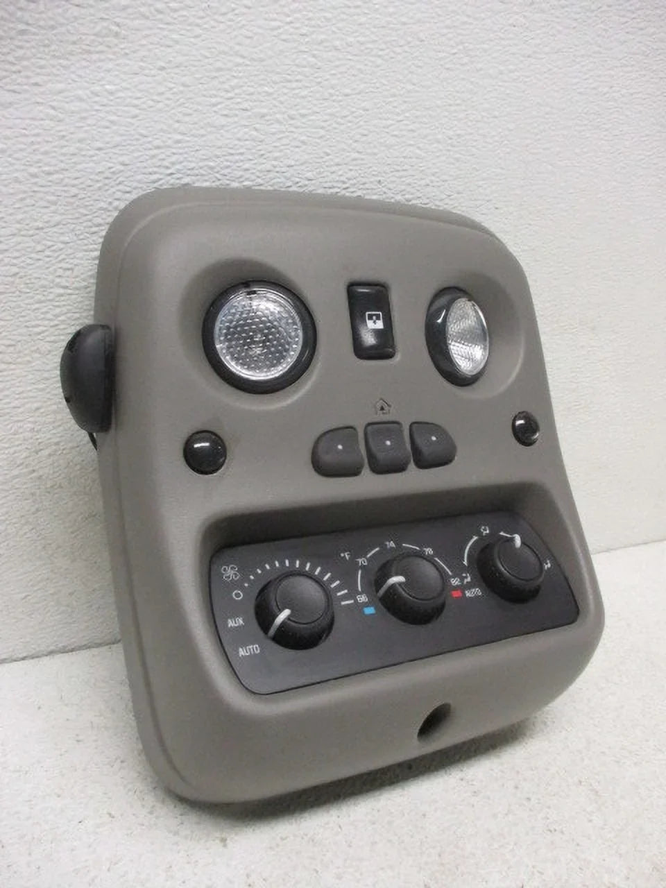 Pre-Owned 04 Cadillac Escalade Interior Roof Mounted Console w/Temperature Control   (Good)