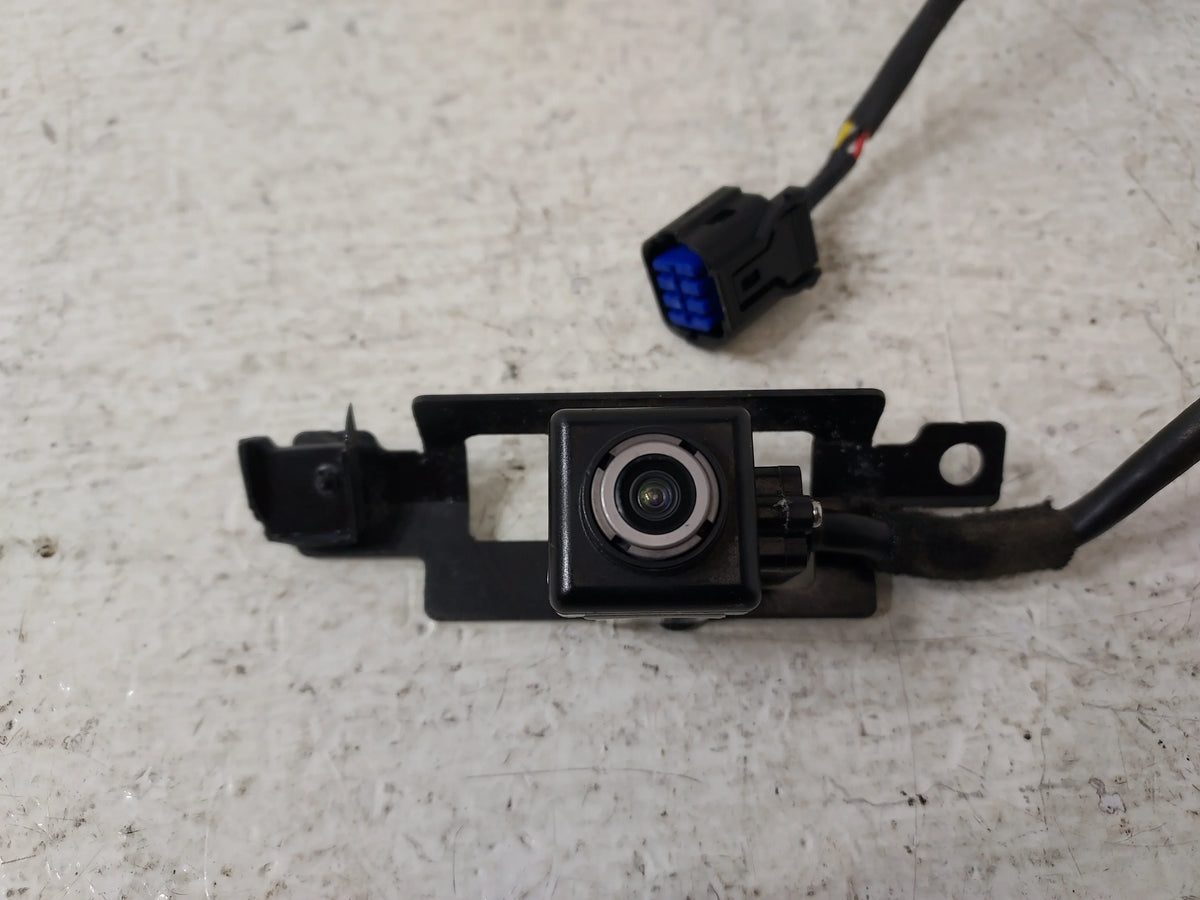 Pre-Owned 2017-2019 Kia Soul Liftgate Mount Rear View Camera   (Good)